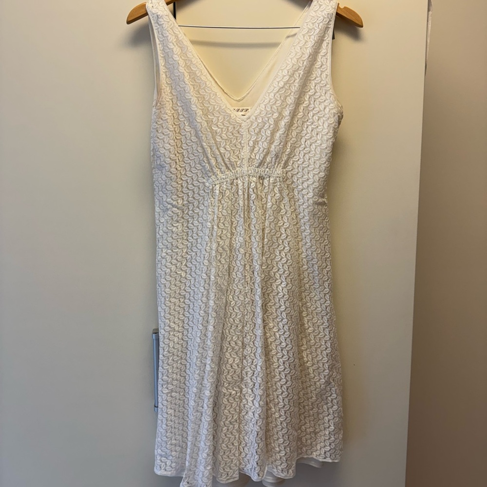 White Lace Sleeveless Dress
